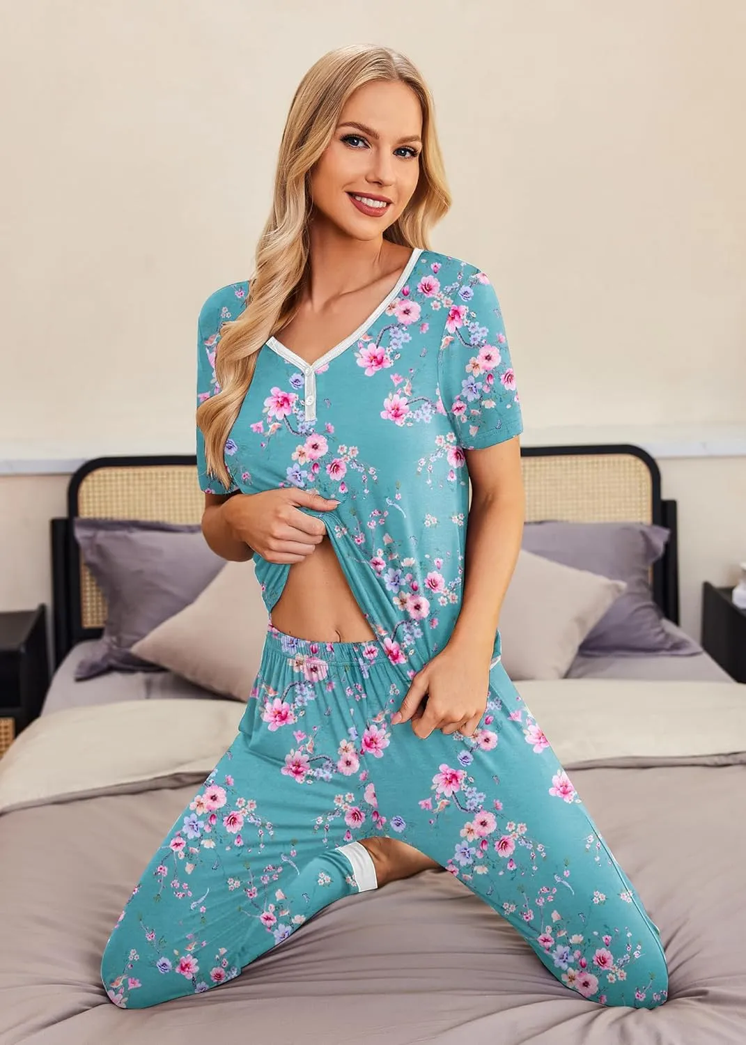 Ekouaer Pajamas Set Womens 2 Piece Lounge Set Short Sleeve Pjs Joggers Pants Sleepwear with Pockets