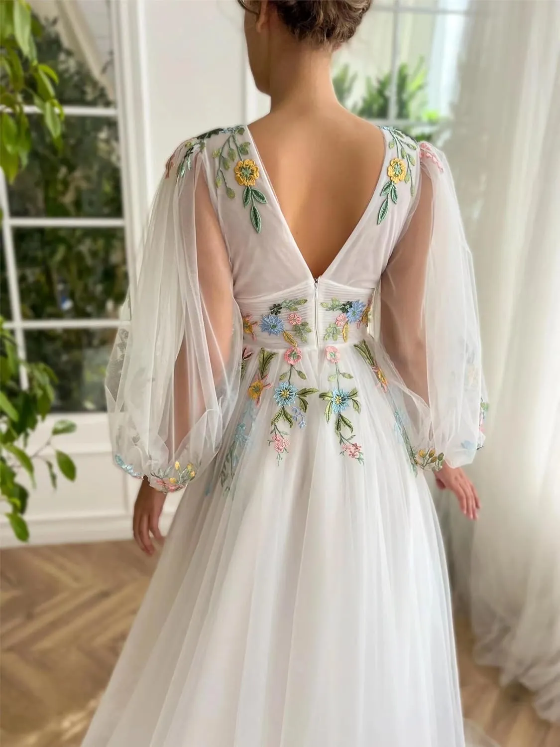 Tulle Prom Dress with Slit Flower Embroidery Ball Gown with Pockets Puffy Long Sleeves Formal Evening Party Gowns